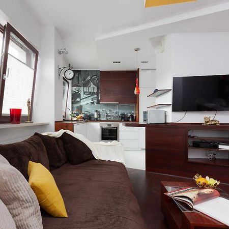 Spacious Suite With A Hammock And Terrace By Renters Prestige Varsó Kültér fotó