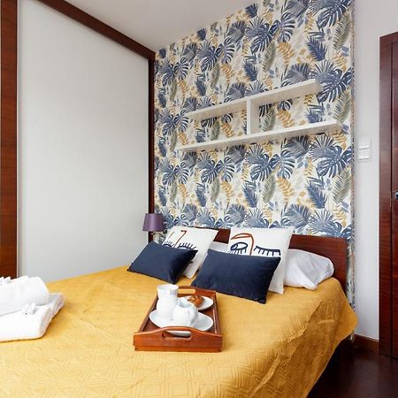 Spacious Suite With A Hammock And Terrace By Renters Prestige Varsó Kültér fotó