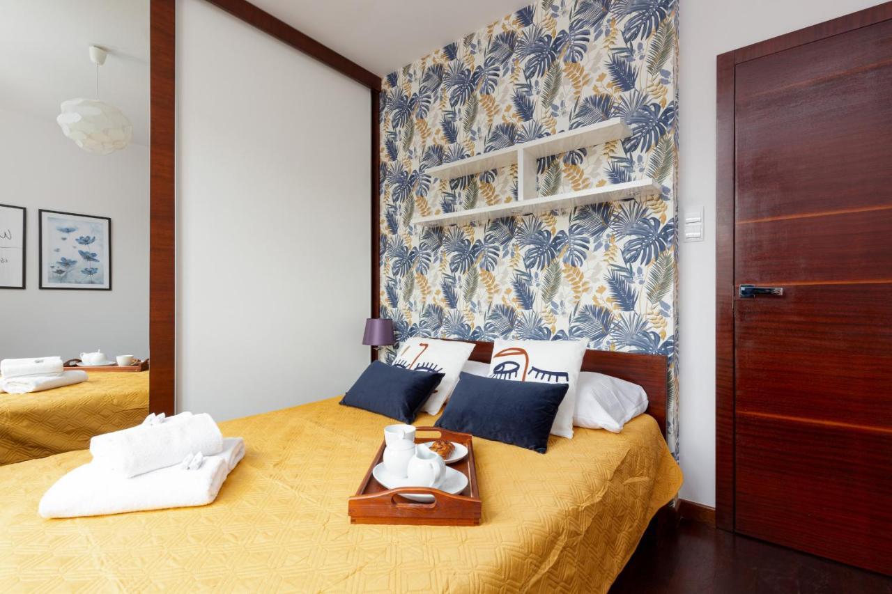 Spacious Suite With A Hammock And Terrace By Renters Prestige Varsó Kültér fotó