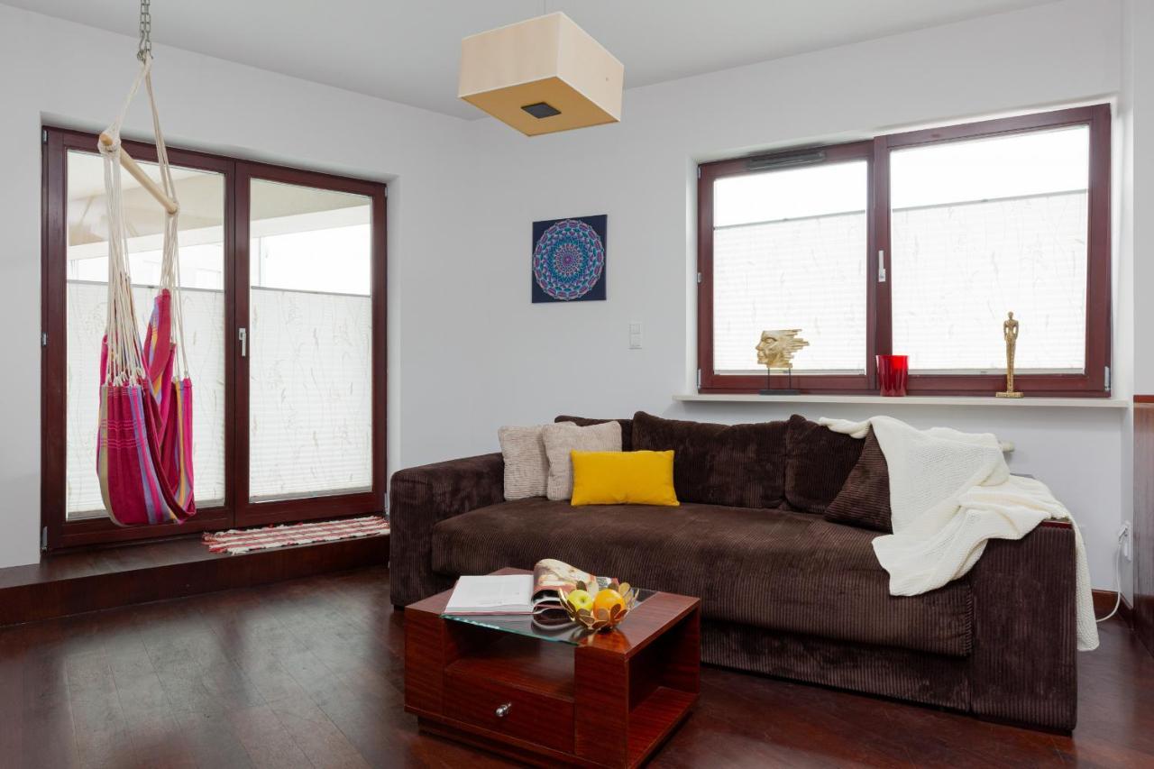 Spacious Suite With A Hammock And Terrace By Renters Prestige Varsó Kültér fotó