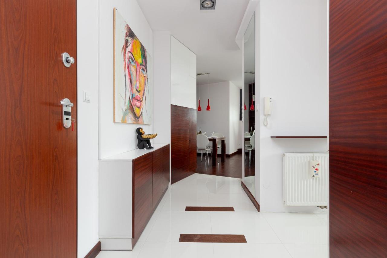 Spacious Suite With A Hammock And Terrace By Renters Prestige Varsó Kültér fotó