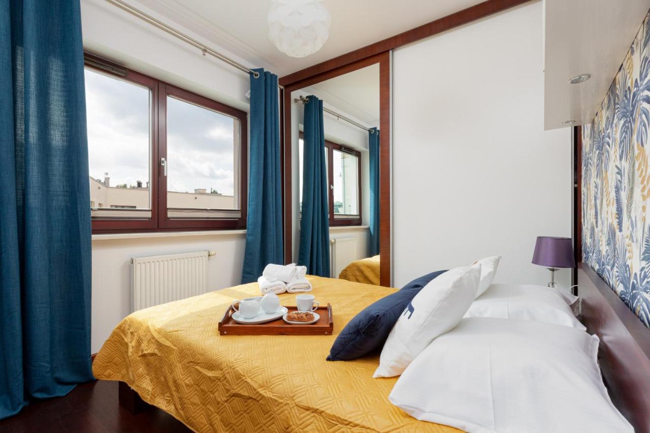 Spacious Suite With A Hammock And Terrace By Renters Prestige Varsó Kültér fotó
